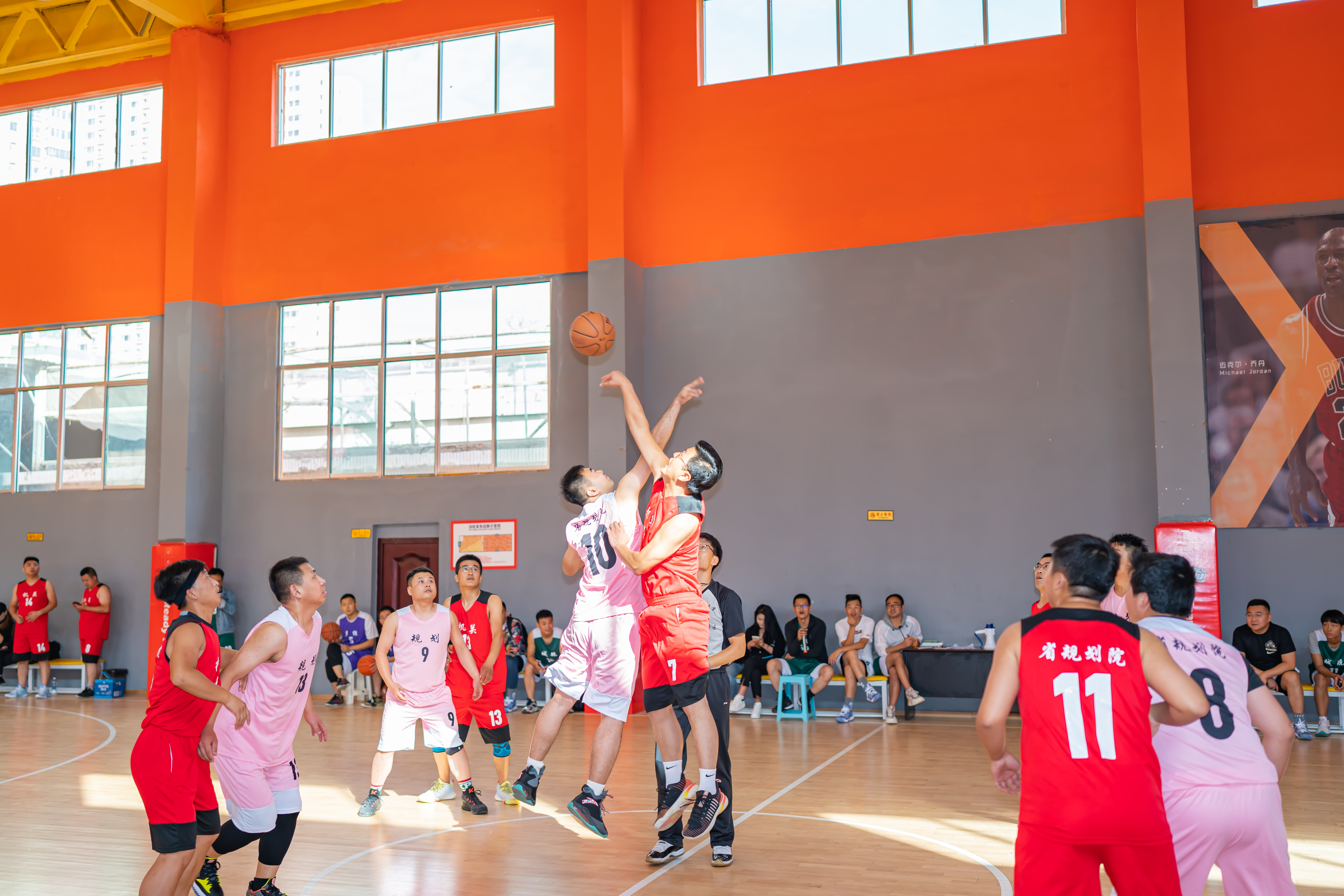 規(guī)劃設(shè)計(jì)院“迎中秋、慶國(guó)慶”第一屆籃球比賽拉開(kāi)帷幕